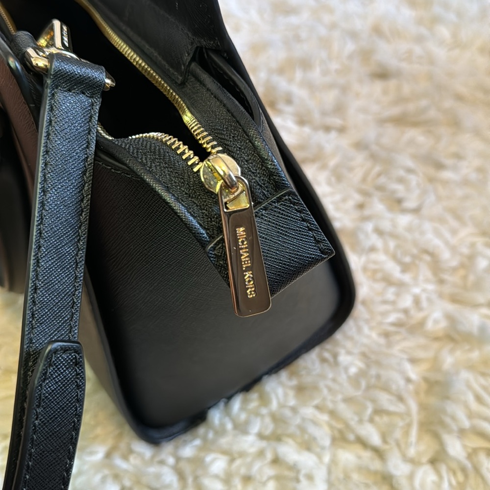 Michael Kors Selma Saffiano Leather Medium Satchel - Picture 9 of 10